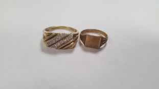 A 9 CT GOLD SIGNET RING WITH ANOTHER SMALLER, W 6.2 g