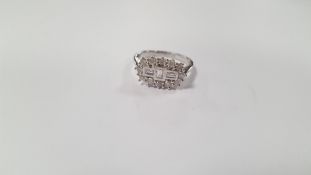 AN 18 CT WHITE GOLD CLUSTER 'BOAT' RING, DIAMONDS 0.50 CT