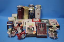 A QUANTITY OF BAYLISS & HARDING GIFT SETS
