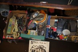 THREE TRAYS OF SUNDRIES TO INCLUDE A SET OF BATHROOM SCALES (TRAYS NOT INCLUDED)