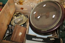 A BOX OF COLLECTABLES TO INCLUDE METALWARE TOGETHER WITH A CLOCK CASE