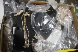 A TRAY OF COSTUME JEWELLERY (TRAY NOT INCLUDED)