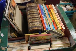 A BOX OF BOOKS TO INCLUDE OBSERVER'S BOOKS, ANNUALS ETC.