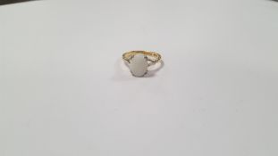 AN 18 CT GOLD RING SET WITH AN OPAL STONE, BOXED