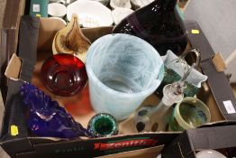 A TRAY OF STUDIO COLOURED GLASSWARE TO INCLUDE MDINA EXAMPLES