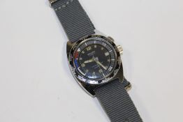 A VINTAGE SICURA BY BREITLING 23 JEWEL DIVERS WATCH