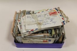 A COLLECTION OF 1940S MILITARY RELATED AND FAMILY CORRESPONDENCE / LOVE LETTERS TO INC A PARCEL OF L