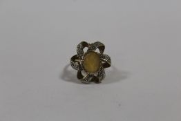 A HALLMARKED 9 CARAT GOLD DRESS RING SET WITH A CITRINE SIZE N APPROX WEIGHT - 4.8G