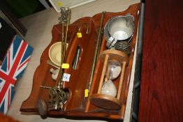 A WOODEN TRUG OF ASSORTED COLLECTABLES TO INCLUDE AN HOUR GLASS ETC..