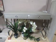 A COLLECTION OF ASSORTED ARTIFICIAL FLOWERS / PLANTS