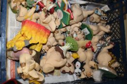 A PLASTIC BOX OF PIGGIN' FIGURES