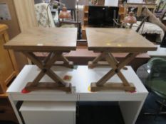 A PAIR OF MODERN LIMED EFFECT LAMP TABLES H 50 cm