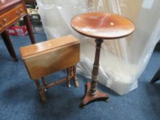 AN ANTIQUE MAHOGANY WINE TABLE H 75 cm, TOGETHER WITH A SUTHERLAND TABLE (2)