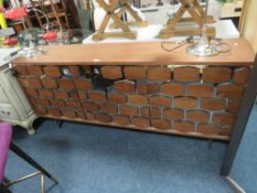 A LARGE MODERN MIRRORED THREE DOOR SIDEBOARD, H 78 cm, W 180 cm, D 40 cm