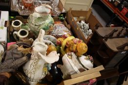 THREE TRAYS OF ASSORTED CERAMICS TO INCLUDE CAPE DI MONTE, TOGETHER WITH TWO SMALL WOODEN DISPLAY