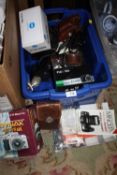A BOX OF VINTAGE AND MODERN CAMERAS AND ACCESSORIES ETC.