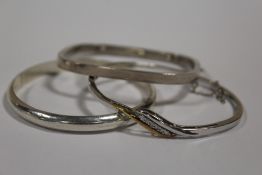THREE STERLING SILVER BANGLES APPROX WEIGHT - 31.3G