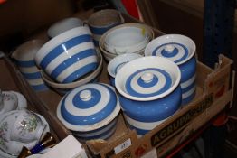 A TRAY OF T.G. GREEN CORNISH KITCHENWARE TO INCLUDE STORAGE JARS, JUGS ETC.