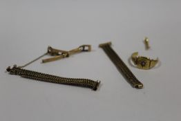 AN 18 CARAT GOLD RING A/F TOGETHER WITH A 9 CARAT GOLD WATCH STRAP