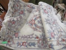 A CHINESE WOOLLEN 'KAYAM' RUG, 183 X 122 cm