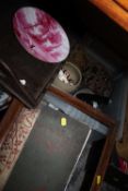 A BOX OF COLLECTABLES TO INCLUDE A CARVED OAK SERVING TRAY, CABINET PLATE ETC...