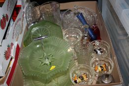 A TRAY OF GLASSWARE TO INCLUDE AN ART DECO GREEN GLASS CAKE STAND