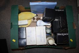 A TRAY OF BOXED AND UNBOXED WEDGWOOD AND OTHER CERAMICS