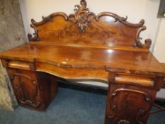 A LARGE VICTORIAN MAHOGANY TWIN PEDESTAL SERVING SIDEBOARD ( MINUS PLINTHS ) H-150 CM W-183 CM A/F