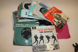 A COLLECTION OF 7 INCH SINGLE RECORDS TO INCLUDE THE KINKS, THE BEATLES ETC