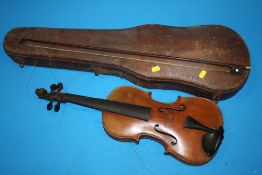 A CASED ANTIQUE TWO PIECE BACK VIOLIN WITH BOW, A/F