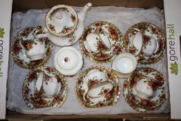 A TRAY OF ROYAL ALBERT OLD COUNTRY ROSES CHINA TO INCLUDE A TEAPOT