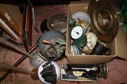 A LARGE QUANTITY OF VINTAGE METALWARE TO INCLUDE COOKING POTS, IRONS, MINCERS ETC. TOGETHER WITH A