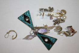 A BAG OF SILVER EARRINGS ETC, APPROX WEIGHT 35.4G