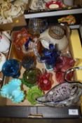 A TRAY OF ASSORTED STUDIO GLASSWARE TO INCLUDE A SWAN SHAPED BOWL, LOUTZ ROSE BOWL, COLOURED GLASS