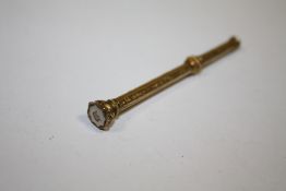 A VICTORIAN EXTENDING PENCIL WITH AGATE SEAL