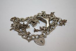 A VINTAGE SILVER CHAIN BRACELET