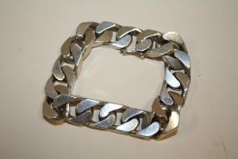 A GENTS SILVER FLAT LINK BRACELET