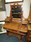 AN EARLY 20TH CENTURY DRESSING TABLE W-99 CM