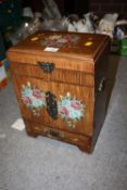 A MODERN ORIENTAL STYLE HAND PAINTED JEWELLERY BOX