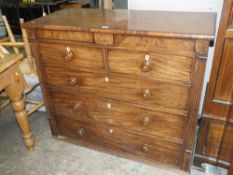 A 19TH CENTURY MAHOGANY CHEST OF 2 SHORT ABOVE 3 LONGER GRADUATED DRAWERS H-99 W-120 CM