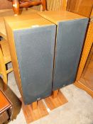 A PAIR OF LARGE' MONITOR AUDIO' SPEAKERS ON STANDS H-64.5 CM (2)