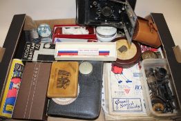 A TRAY OF COLLECTABLES TO INCLUDE A BOXED CROSS PEN, FOLDING CAMERA, PIPES ETC