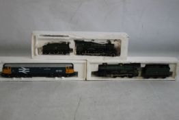 TWO 00 GAUGE STEAM LOCOMOTIVES LYDHAM MANOR AND ALBERT HALL, together with County Of Norfolk