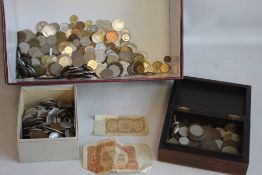 A BOX OF ASSORTED BRITISH & WORLD COINS, to include x2 Czech banknotes.