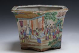 A ORNATELY DECORATED HEXAGONAL CHINESE JARDINIERE, W 28 cm, A/F
