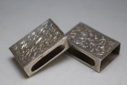 A PAIR OF CONTINENTAL SILVER MATCHBOX HOLDERS, W 4.5 cm