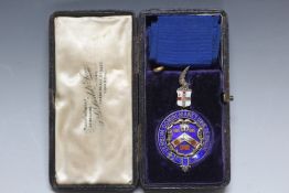 A BOXED MASONIC JEWEL 1904, Dia 4 cm