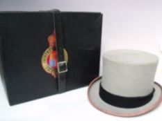 A VINTAGE TOP HAT IN 'CHRISTIES OF LONDON' STORAGE BOX, inner rim approx 20 cm from front to back