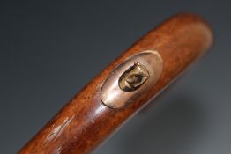 A VINTAGE WALKING CAN WITH PEN INSERT, A/F, L 91 cm