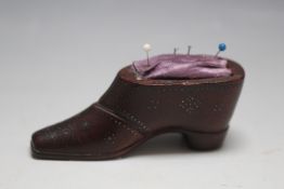 A WOODEN SHOE PIN CUSHION, W 9 cm